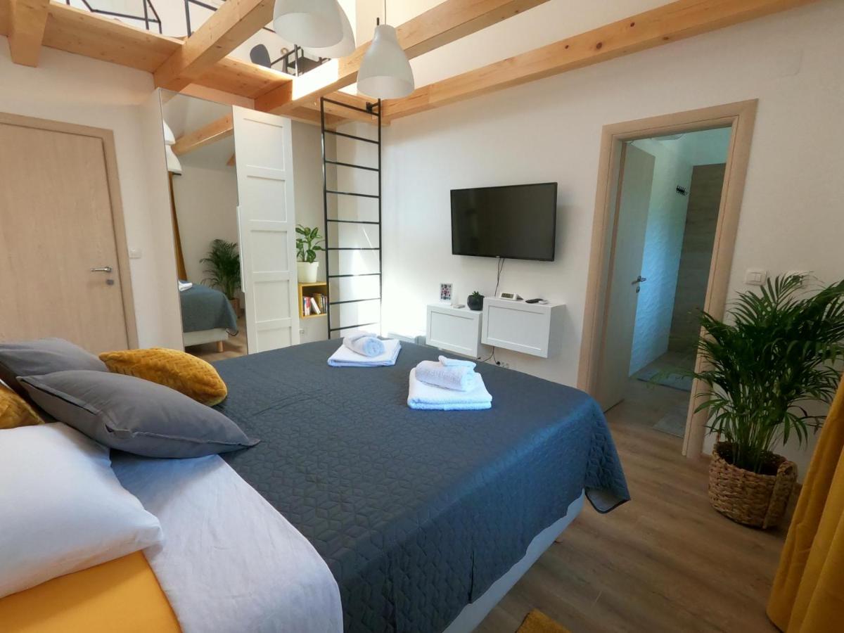 Gavan Room Cres Bagian luar foto