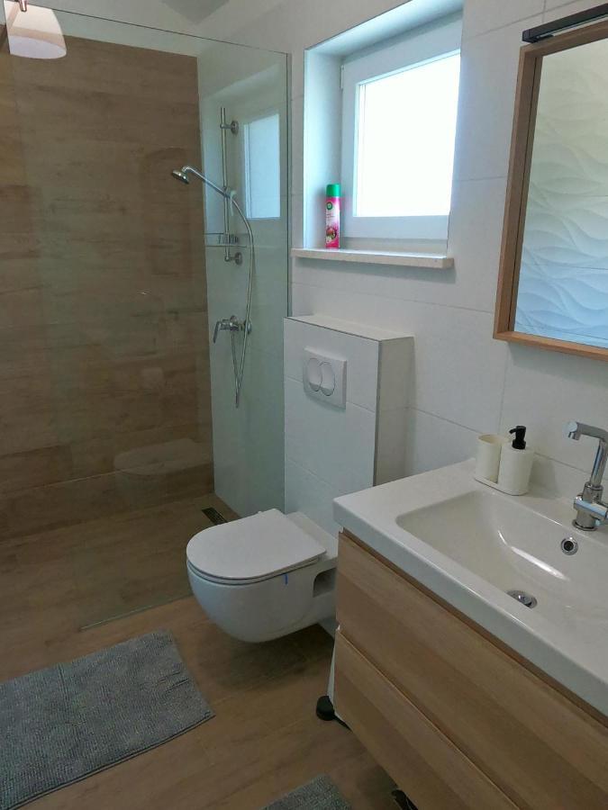 Gavan Room Cres Bagian luar foto